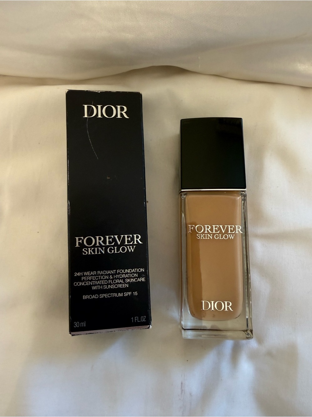 Dior Forever Skin Glow Foundation - Beige 4N SPF 15